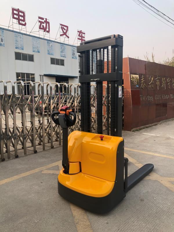 步行電動(dòng)堆高車